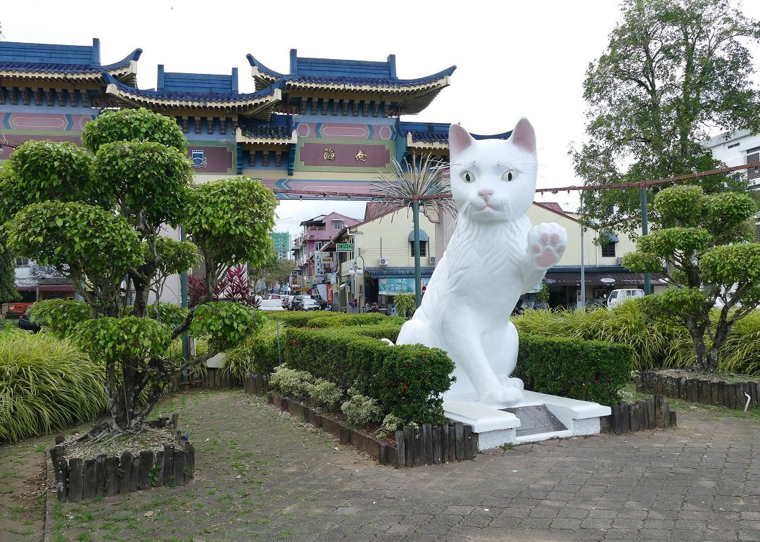 Cat Monument