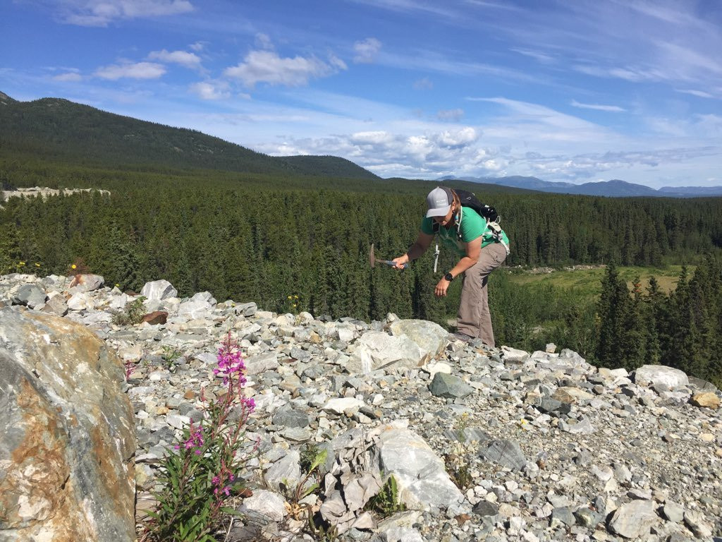 Marsh Lake旅游景点-The Rock Shop