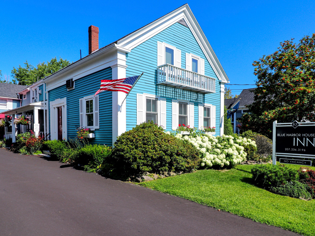 Blue Harbor House Inn