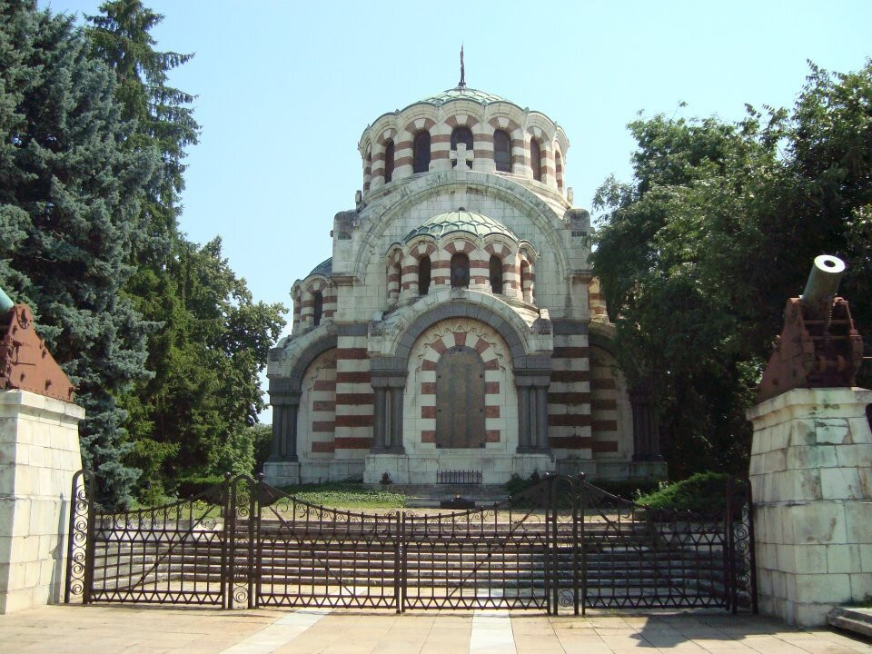 Saint George the Victorious Chapel and Mausoleum景点图片