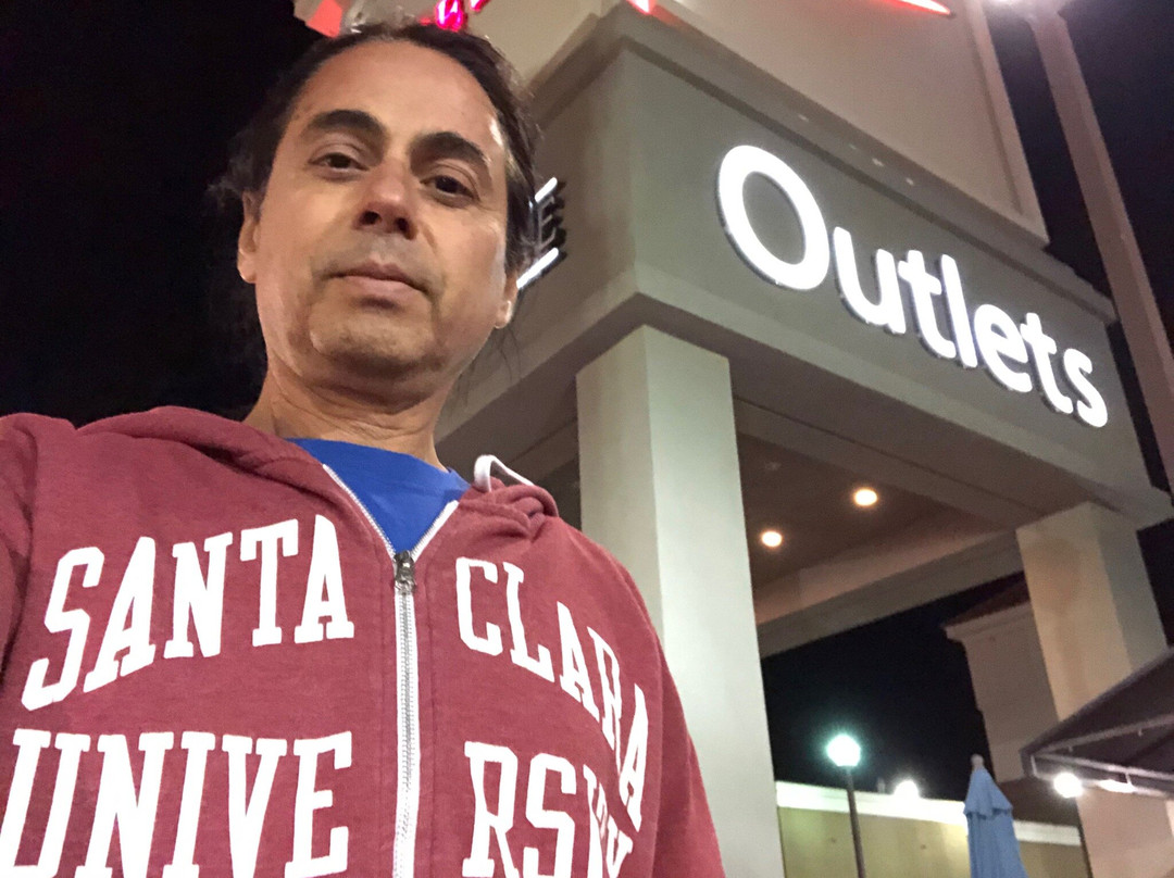 Outlets at Lake Elsinore-埃尔西诺湖必去景点