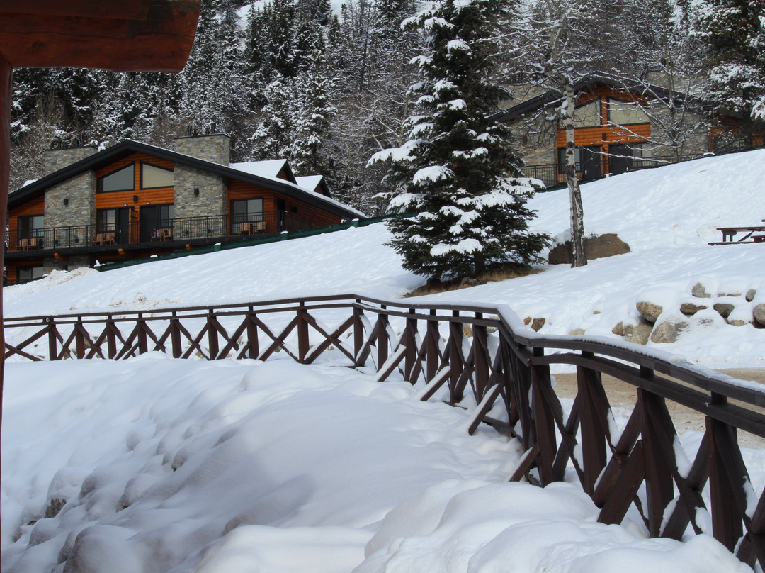 金字塔湖度假酒店主图