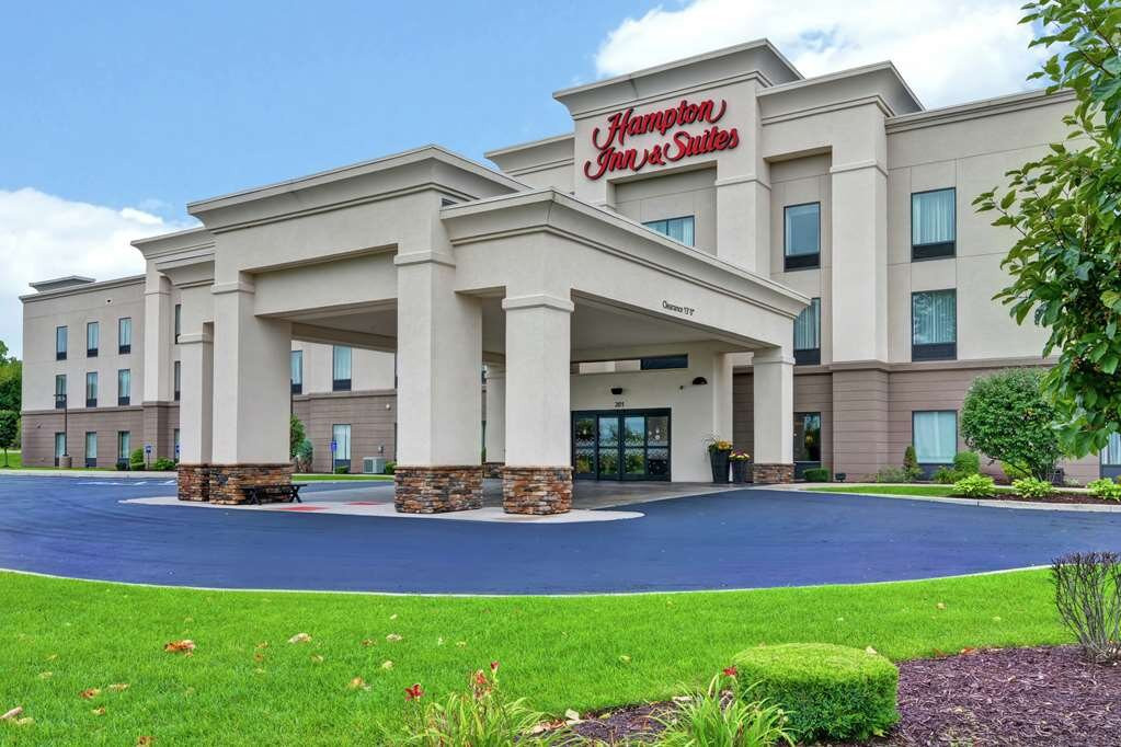 Hampton Inn & Suites New Hartford主图