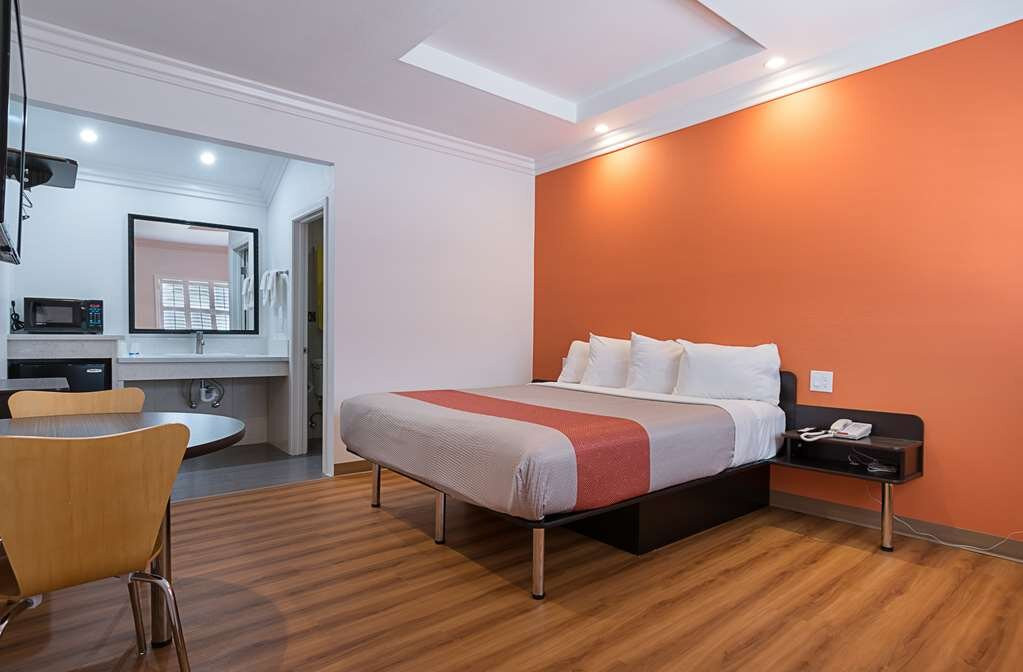 Motel 6 Lomita, CA主图