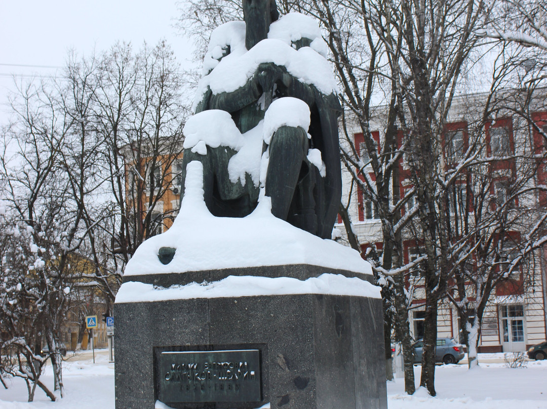 Monument to Saltykov-Shhedrin景点图片
