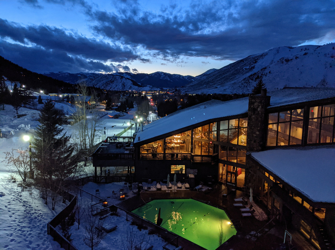 斯诺基恩度假酒店主图