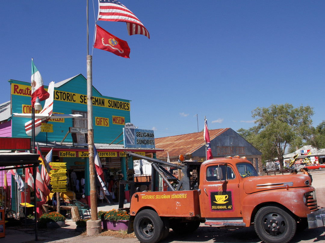 Rt 66 Hippie Cricket-塞利格曼必去景点
