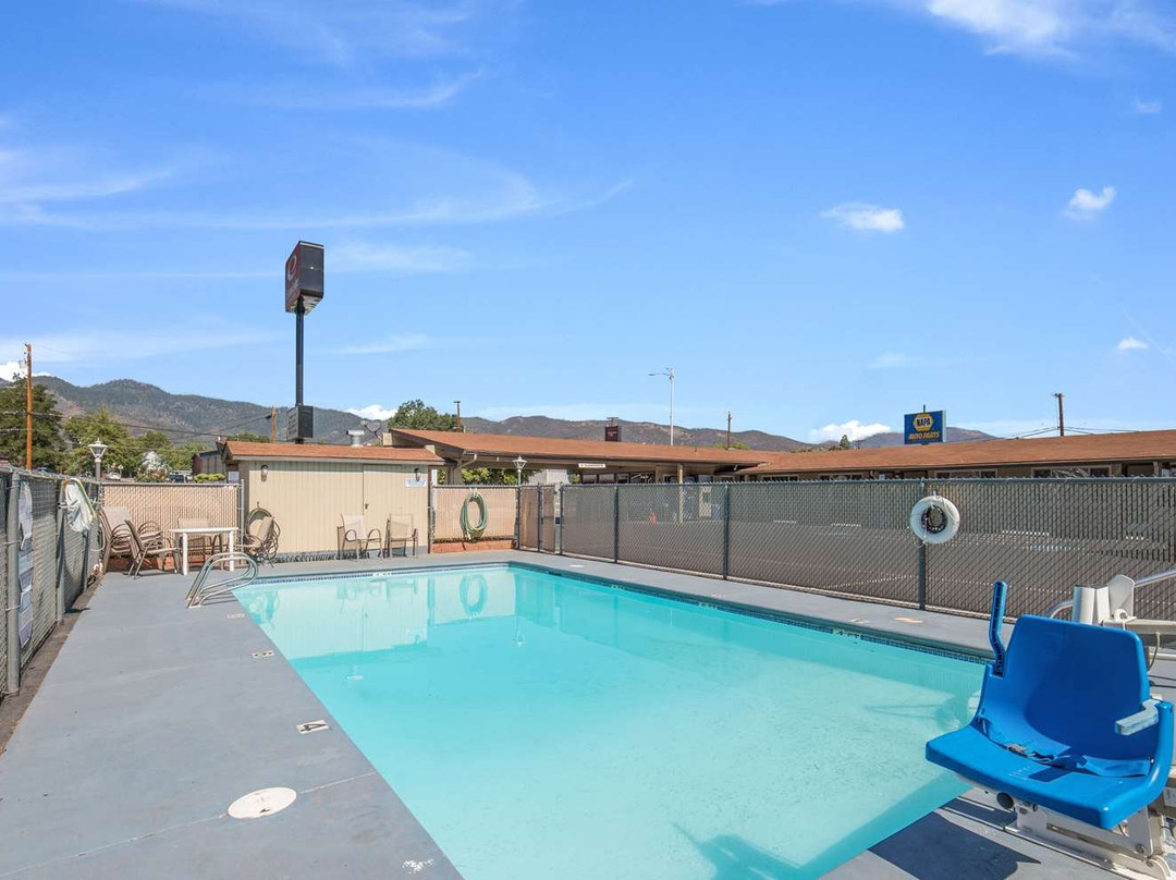 Econo Lodge Inn & Suites主图