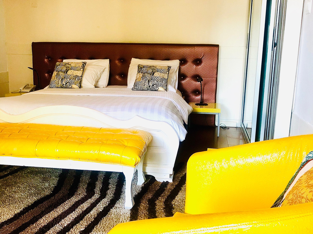 Hôtel La Licorne主图