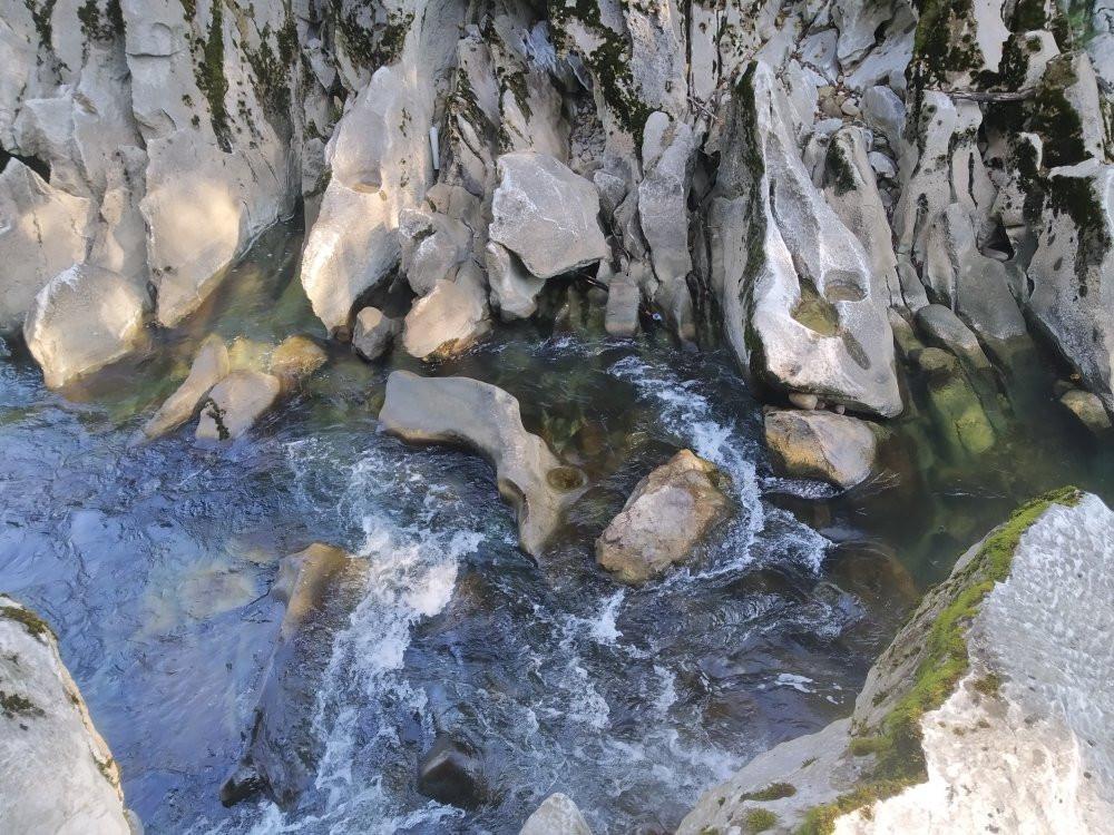 Pasarela del Rio Pas-Puente Viesgo必去景点