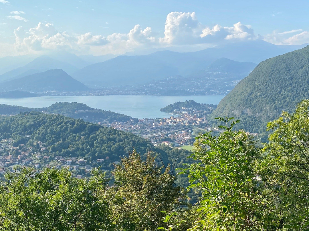 strada per la Carona-Laveno-Mombello必去景点