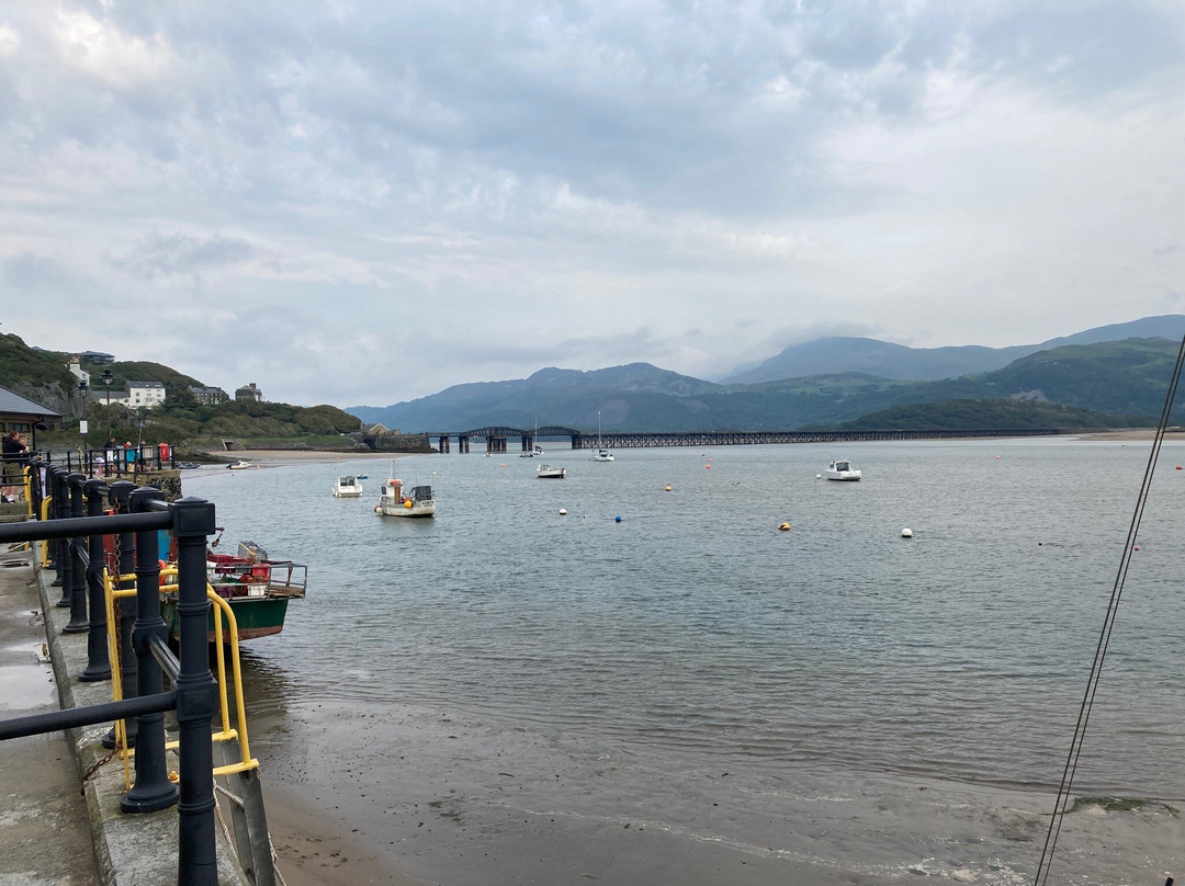 Barmouth Harbour景点图片