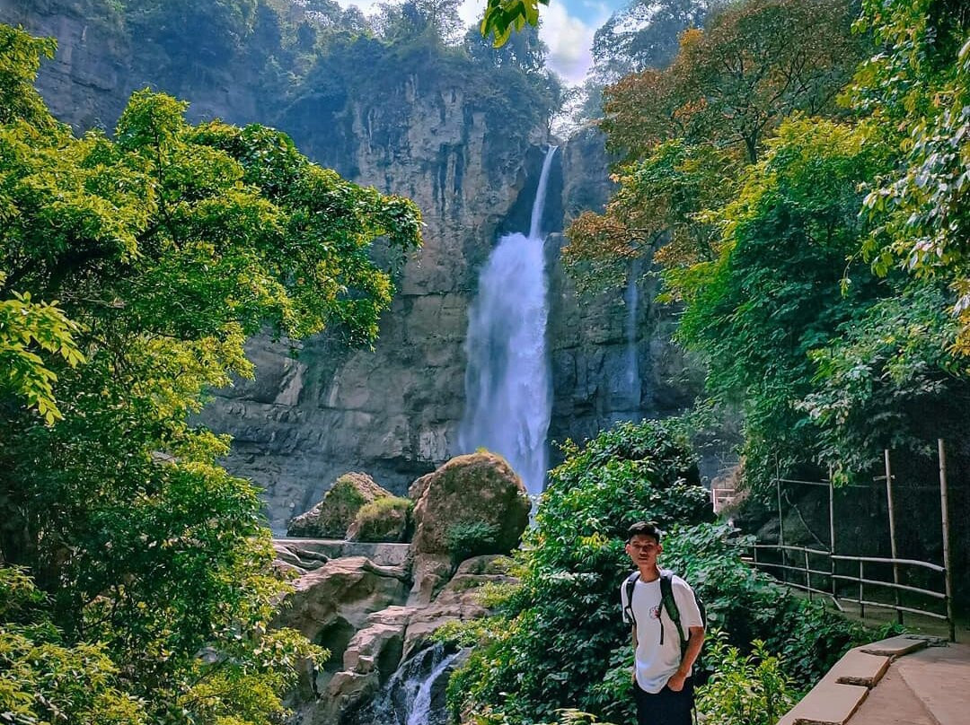 Curug Cimarinjung-苏加武眉必去景点