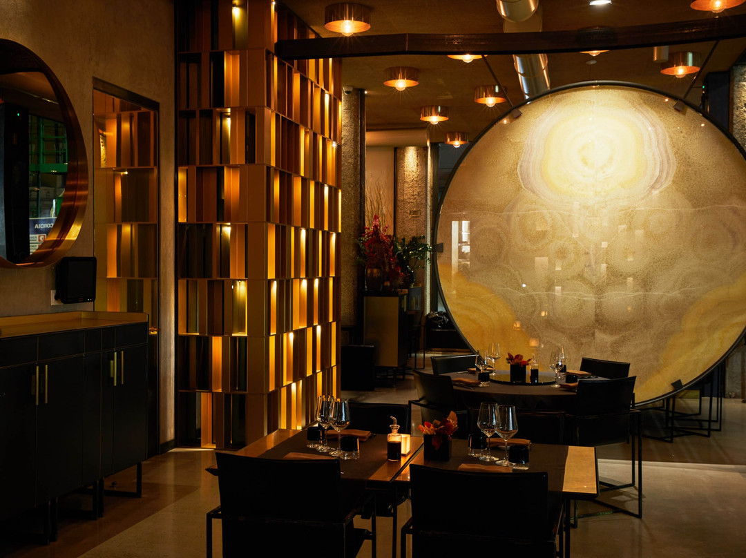 Gong Oriental Attitude