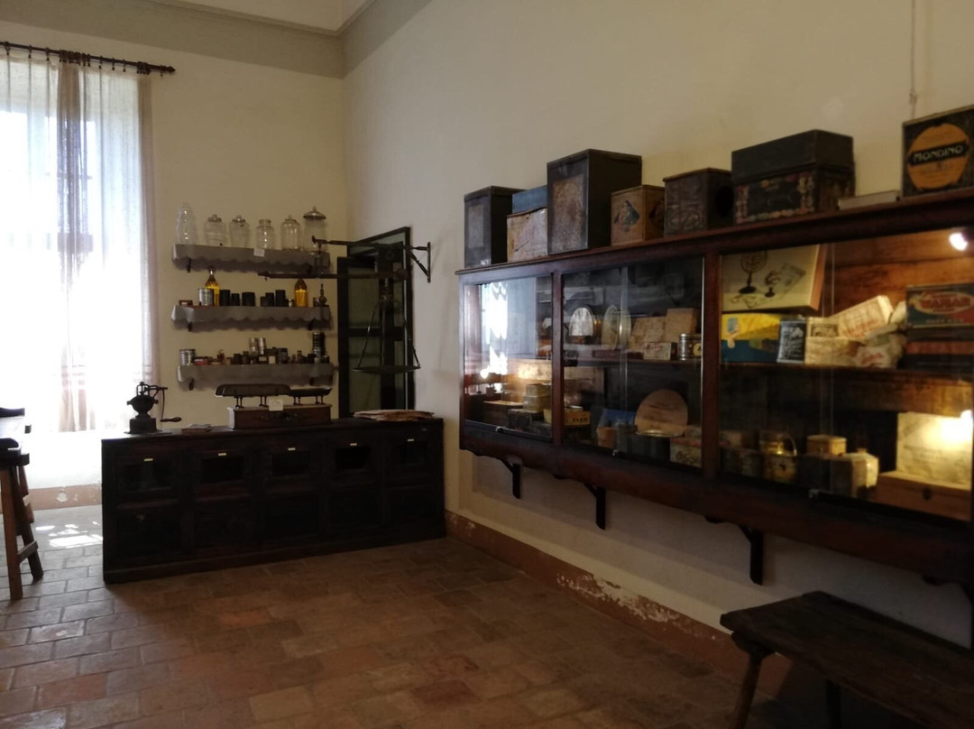 Castello di Cisterna D'Asti景点图片