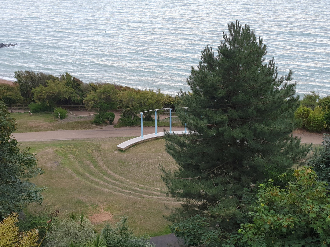 Zig Zag Path-福克斯通必去景点