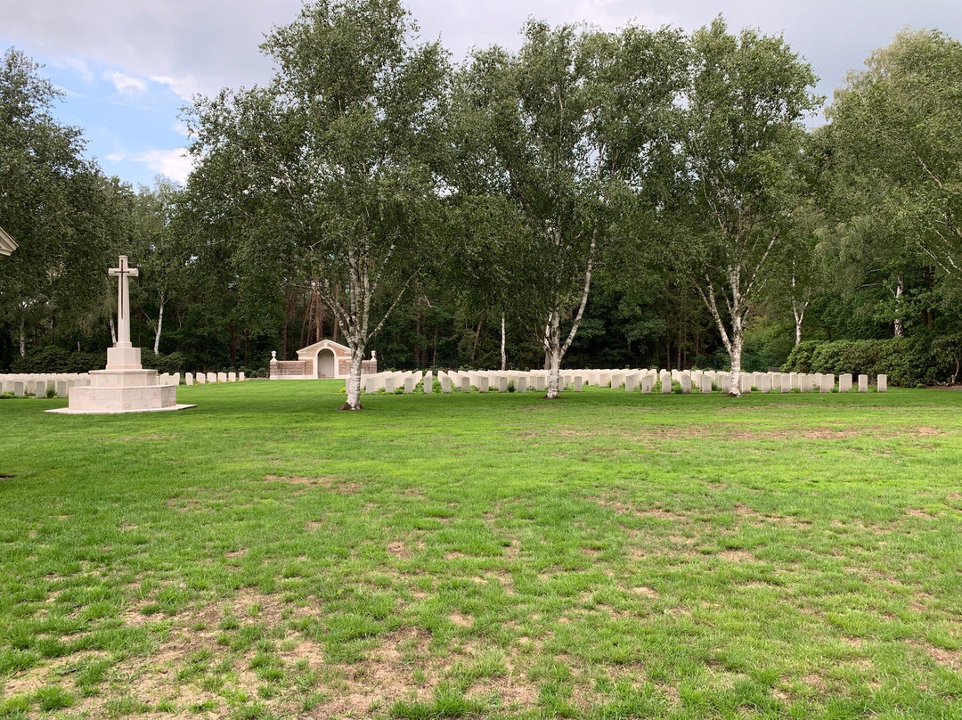 Mierlo war cemetary景点图片