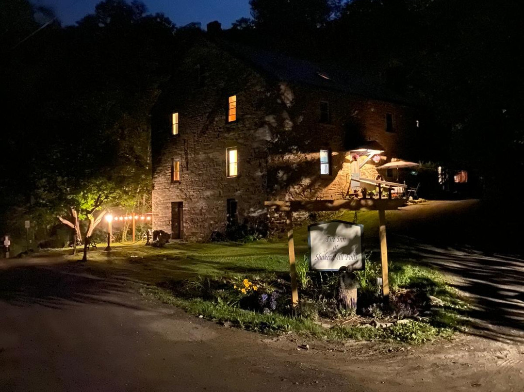 The Inn at Shaker Mill Falls主图