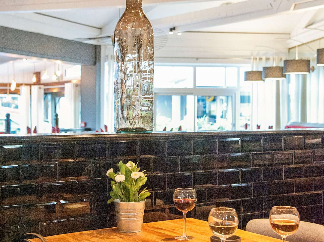 宜必思圣艾蒂安露台酒店主图