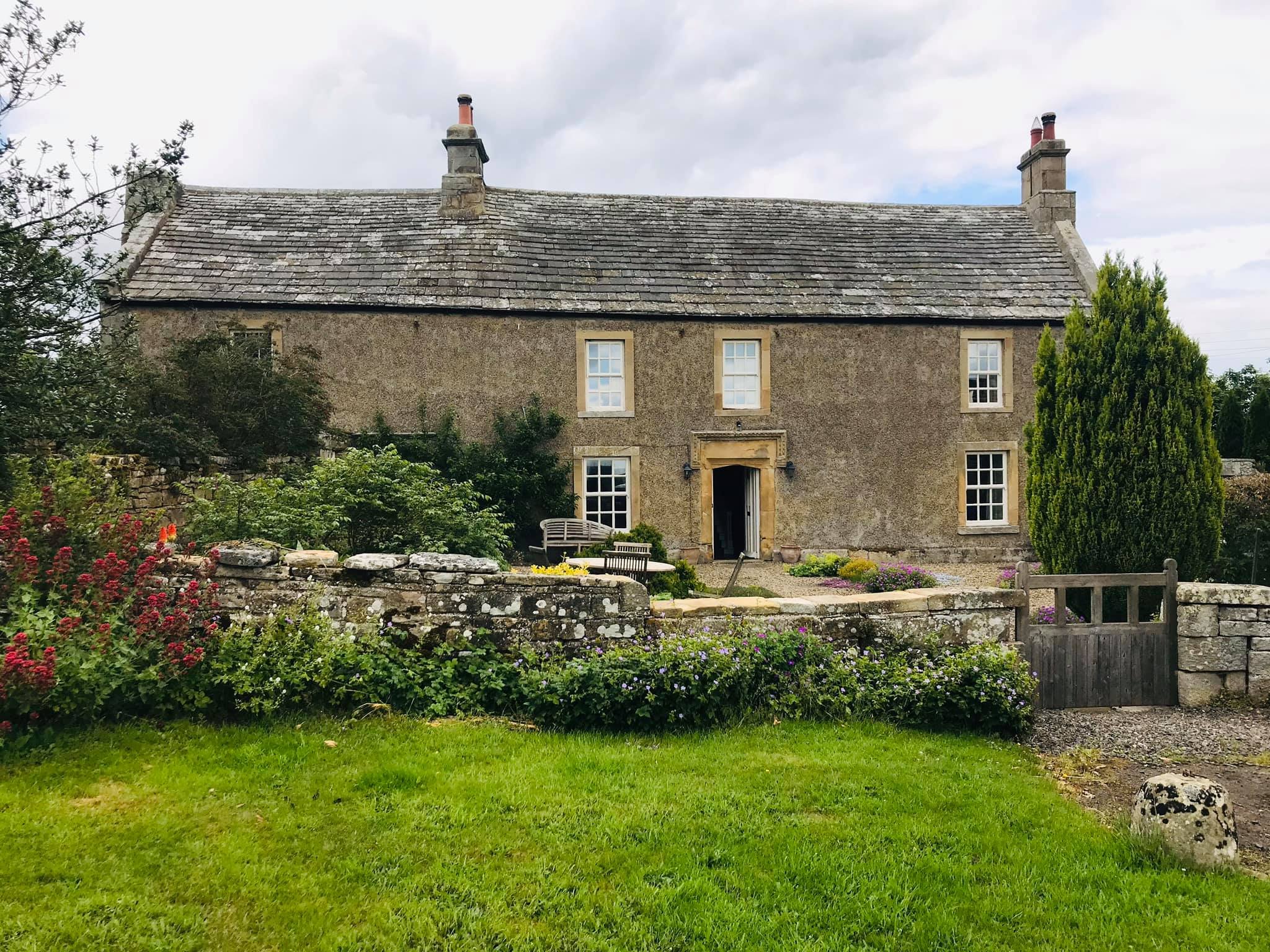 Harnham Hall-官方