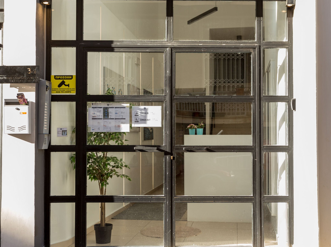 Supreme Luxury Apartments主图