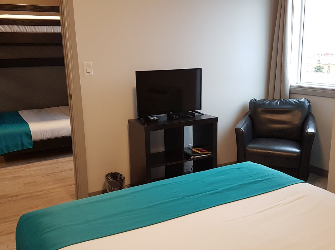 Roadhouse 52 Inn & Suites主图