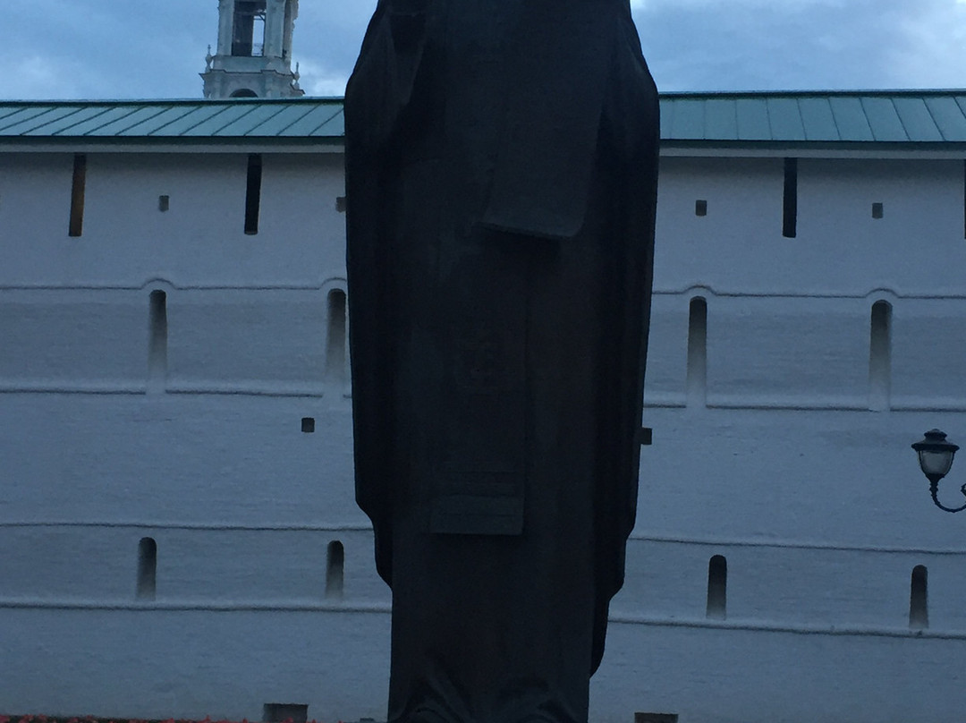 Monument to Sergius of Radonezh-谢尔吉耶夫镇必去景点