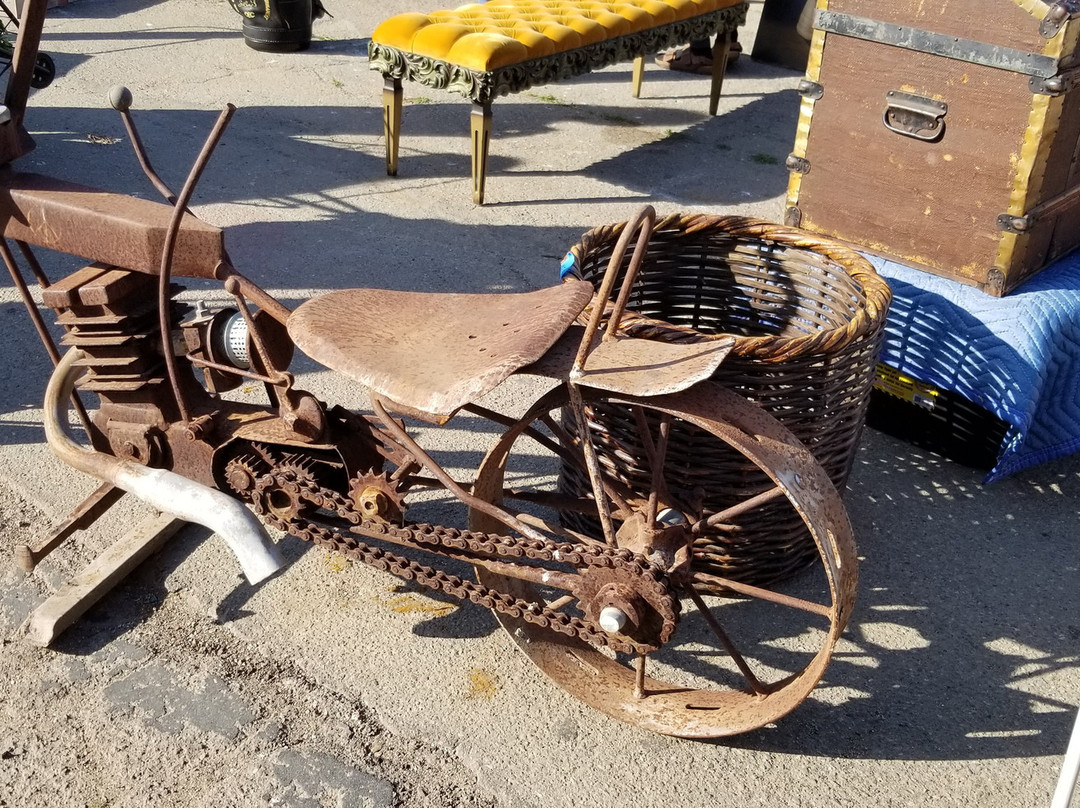 Ventura Flea Market景点图片