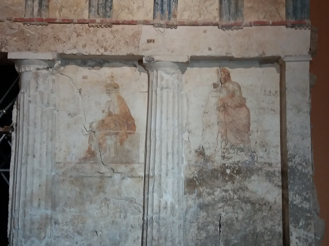 The Macedonian Tombs of Lefkadia-Naousa必去景点