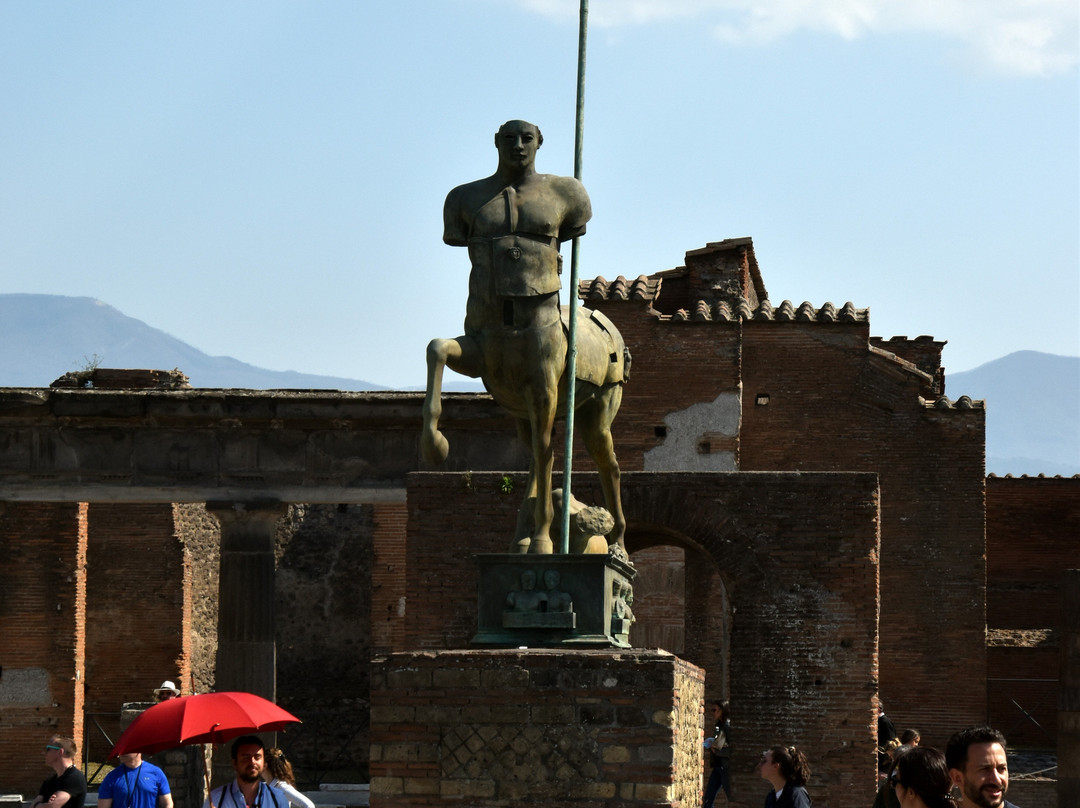 Sculture Monumentali di Igor Mitoraj-庞贝必去景点