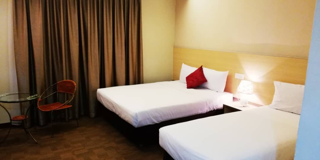 立卑广场酒店主图