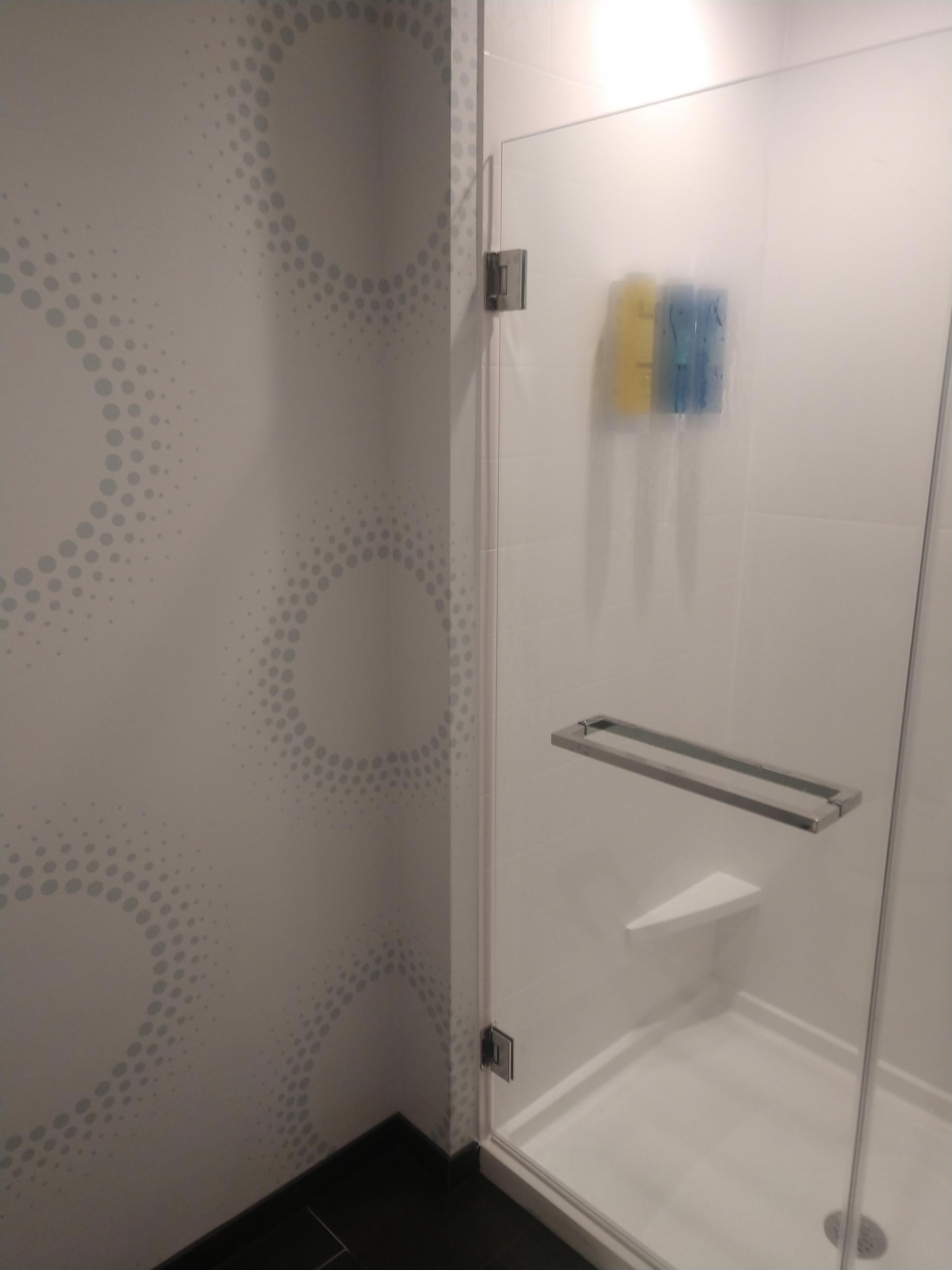 Holiday Inn Express & Suites Florence - Cincinnati Airport By IHG-浴室