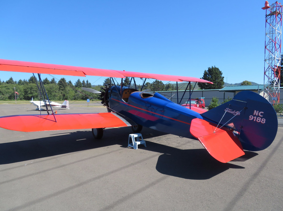 Jim's Biplane Rides-劳特代尔必去景点