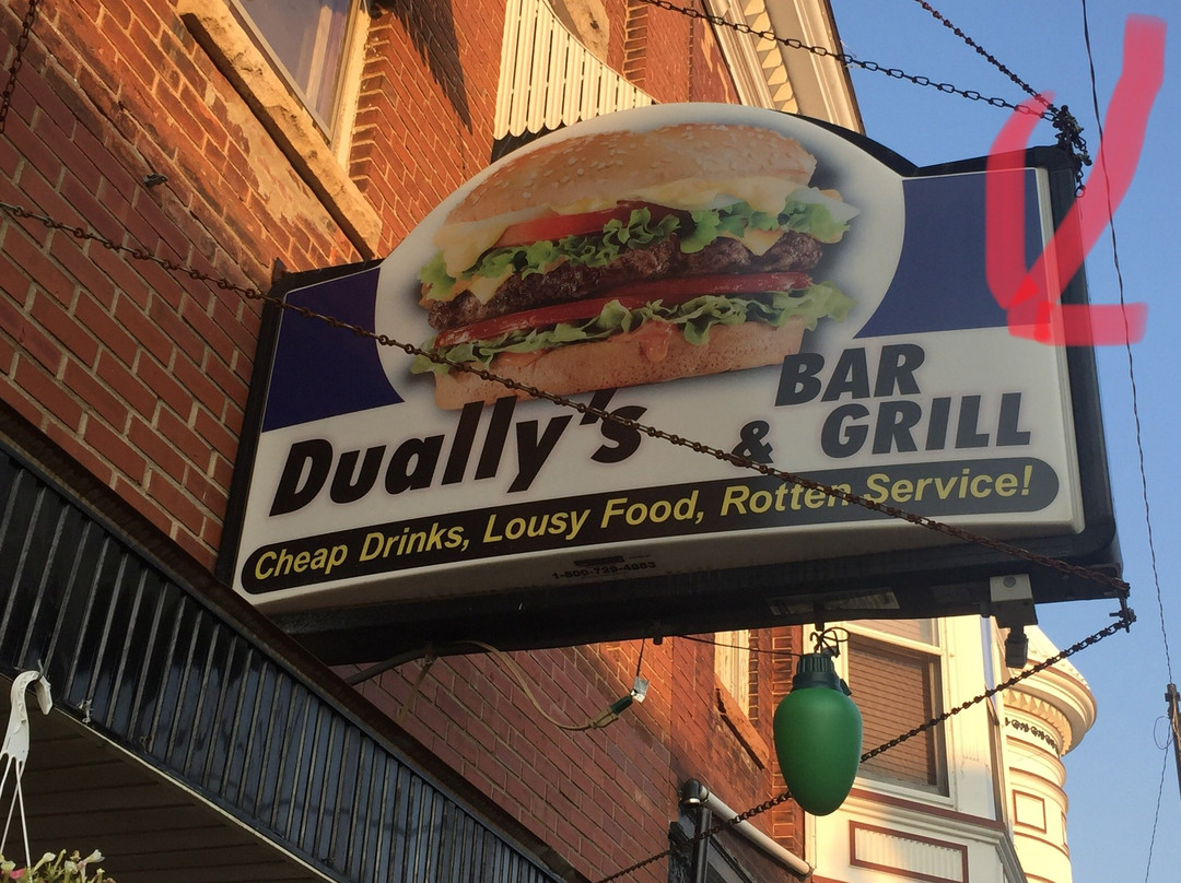 DUALLYS BAR AND GRILL景点图片