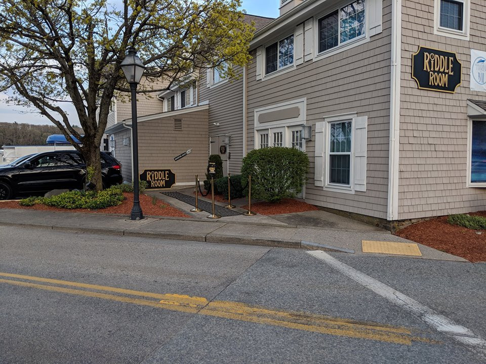 East Greenwich旅游景点-Riddle Room