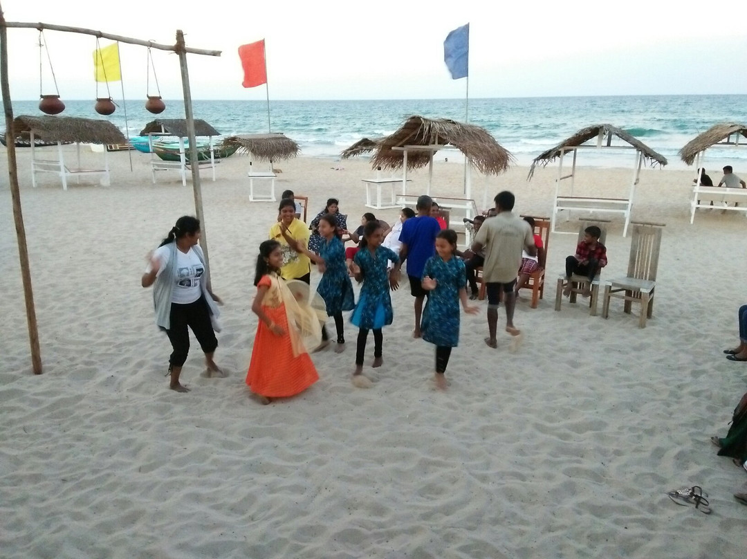 Esha Beach Resort主图