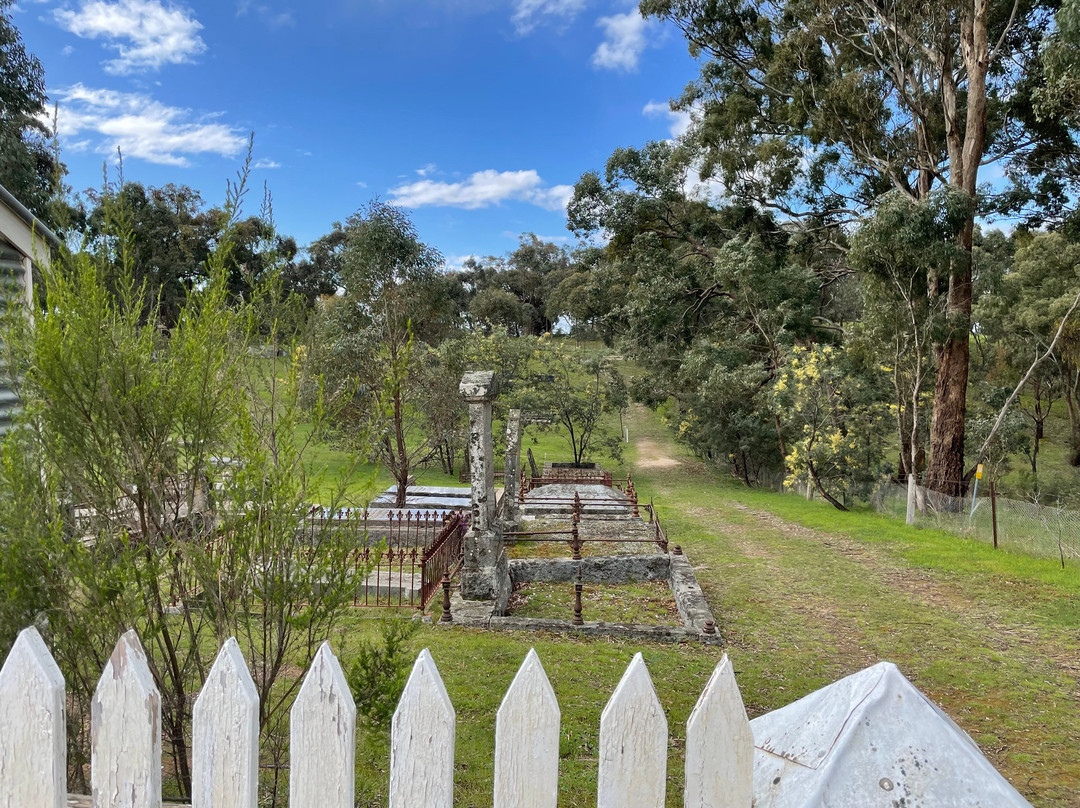 Elphinstone Cemetery