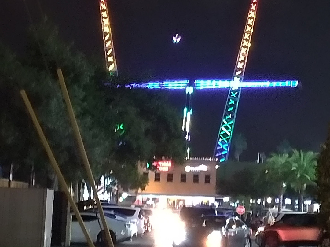 老城塞利布雷森套房酒店主图