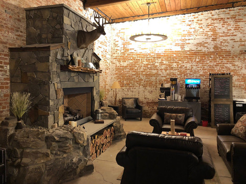 Grizzly's Hatchet House-Danville必去景点