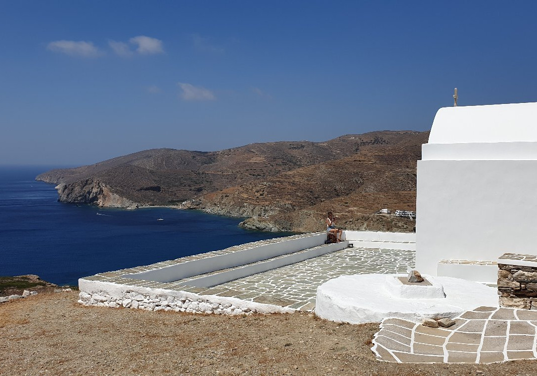 Fira Beach-Agkali必去景点