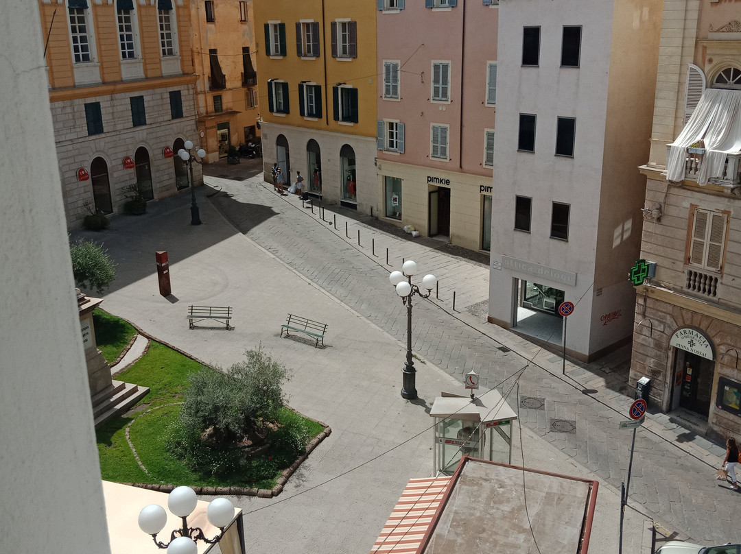 Piazza Azuni 18主图