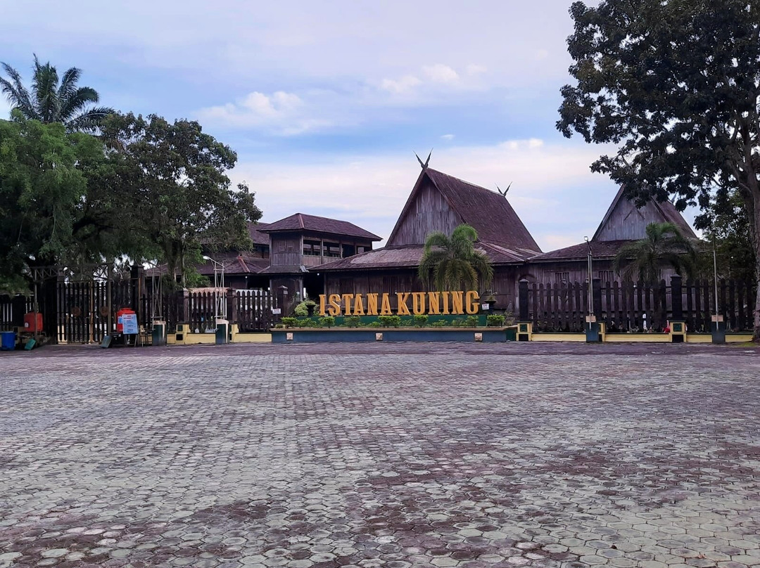 Istana Kuning景点图片