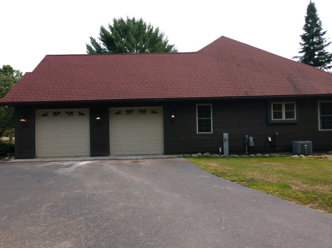 伊格尔里弗酒店住宿-Wild Eagle Lodge