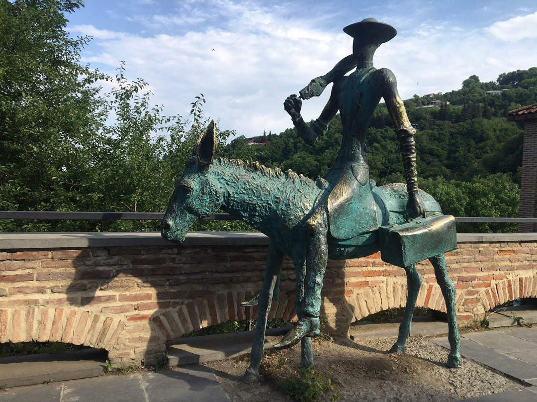Sculpture "The Doctor on a Donkey"-西格纳吉必去景点