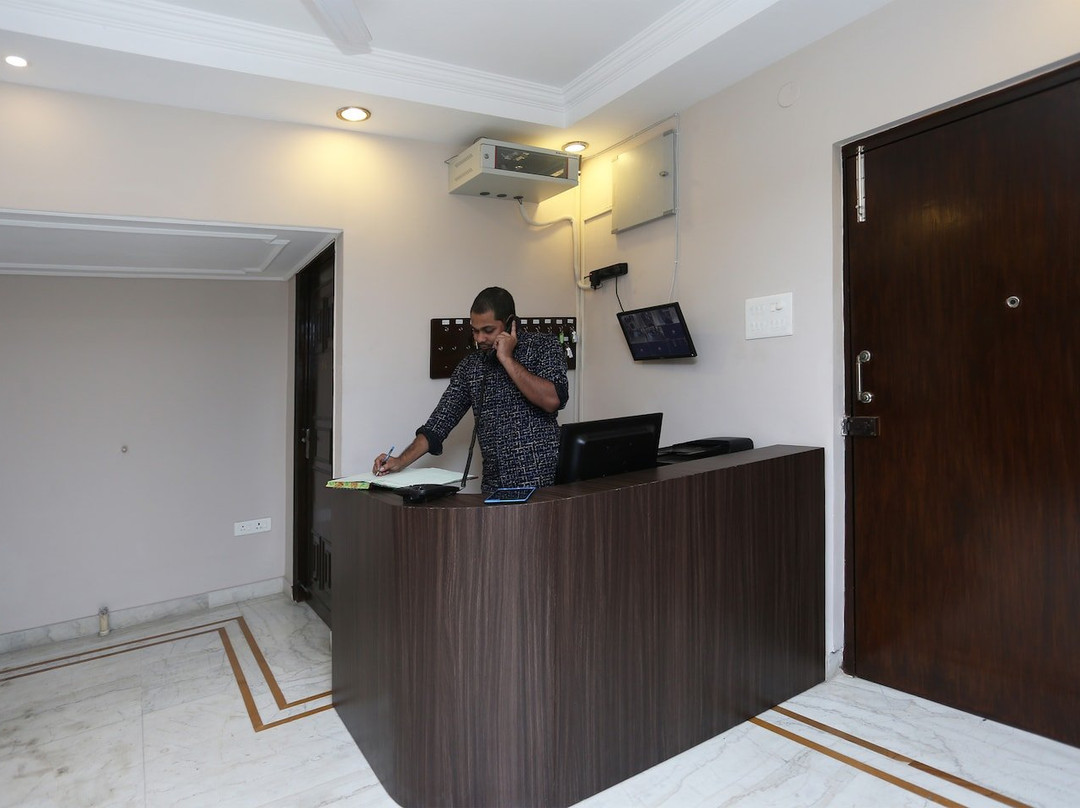 OYO 19855 B S Guest House主图