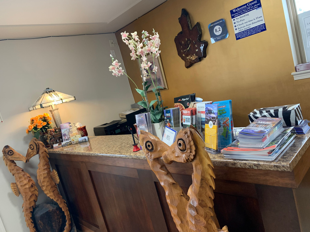 Lake Country Inn主图