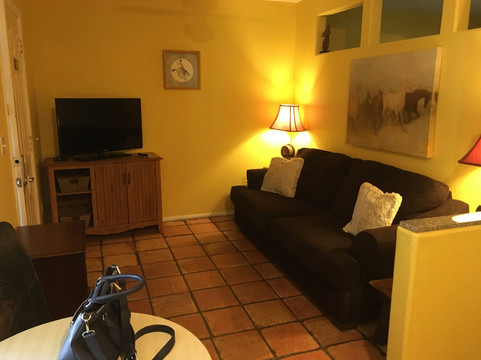 我家套房酒店主图