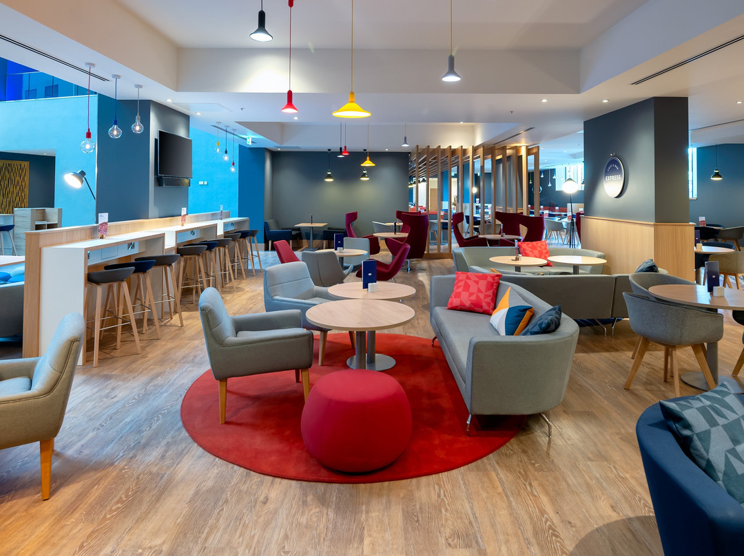 Holiday Inn Express London Heathrow T4主图