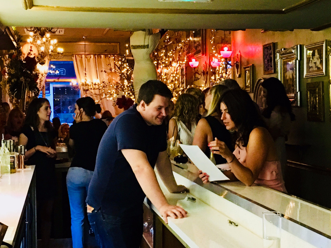 Cullercoats旅游景点-Grays Lounge