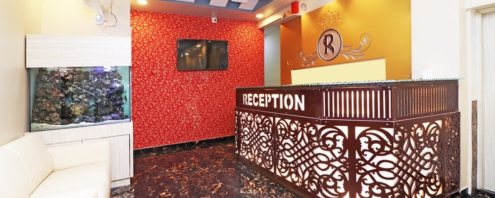 SilverKey Executive Stays 37812 Royal Crown Airport主图